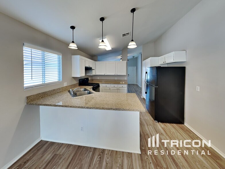 Building Photo - 6375 Cranberry Ln