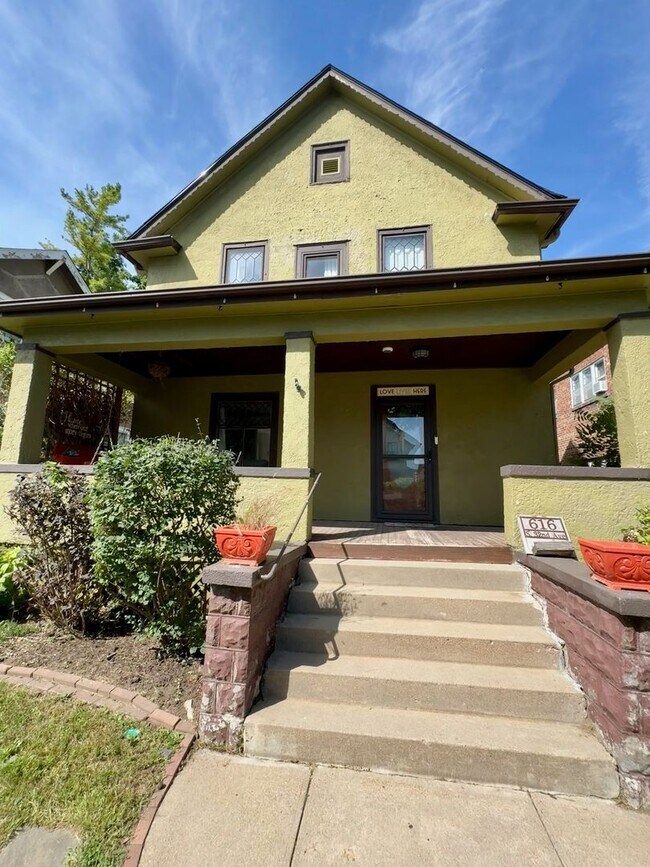 Primary Photo - Beautiful 4bed 3bath home near Midtown Cro...