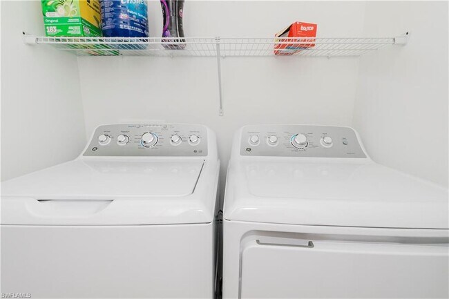 Building Photo - 5680 Melbourne Ct