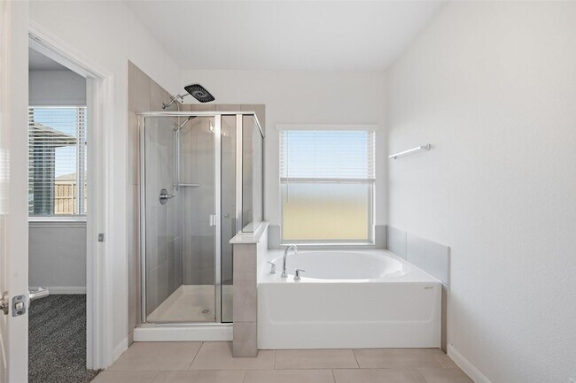 Building Photo - 804 Saratoga Rd