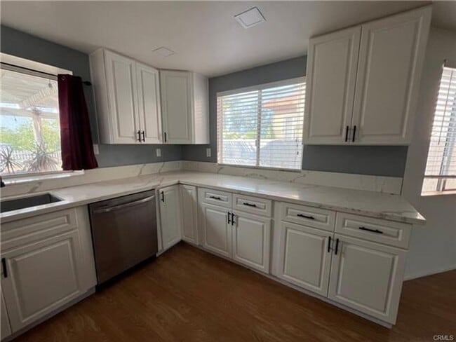 Building Photo - Beautiful single story Canyon Lake Home