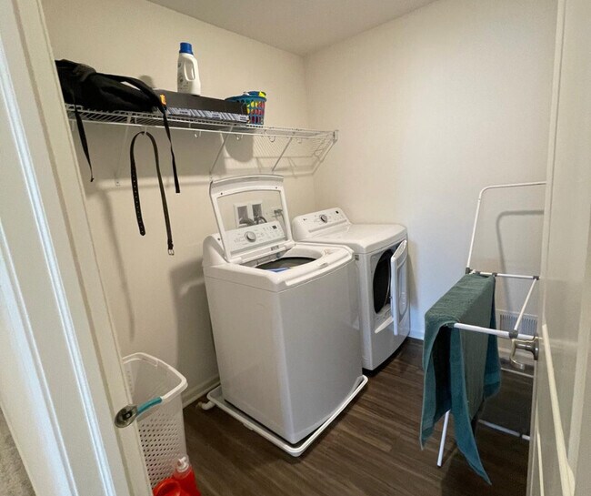 Building Photo - 1835 Coralito Ln