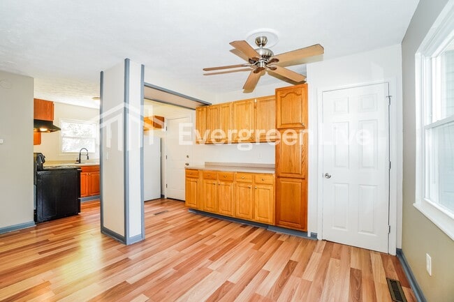 Building Photo - 3327 Everson Rd W