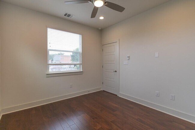 Building Photo - 7301 Providence Ave