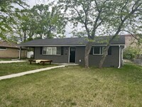 Building Photo - Beautiful home in the East Gate Neighborhood!