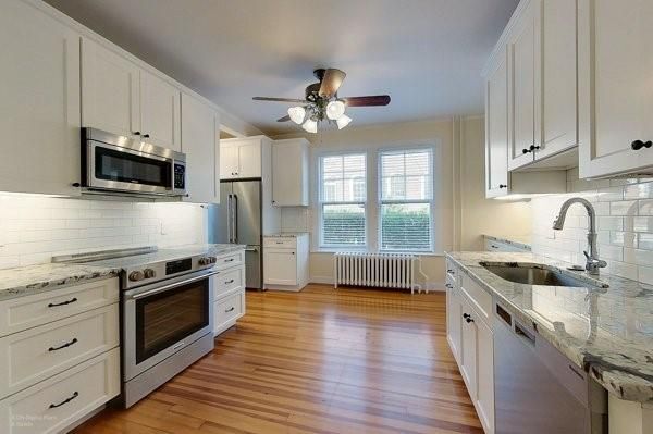 Building Photo - 16 Bull St