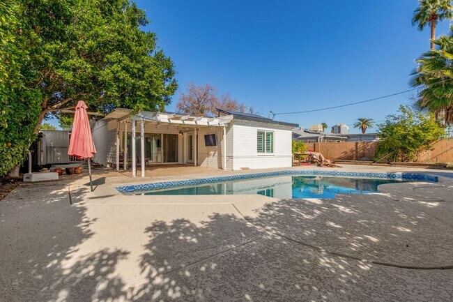 Building Photo - Beautiful Home available to lease!