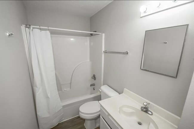 Building Photo - 2001 Tenth Street Unit