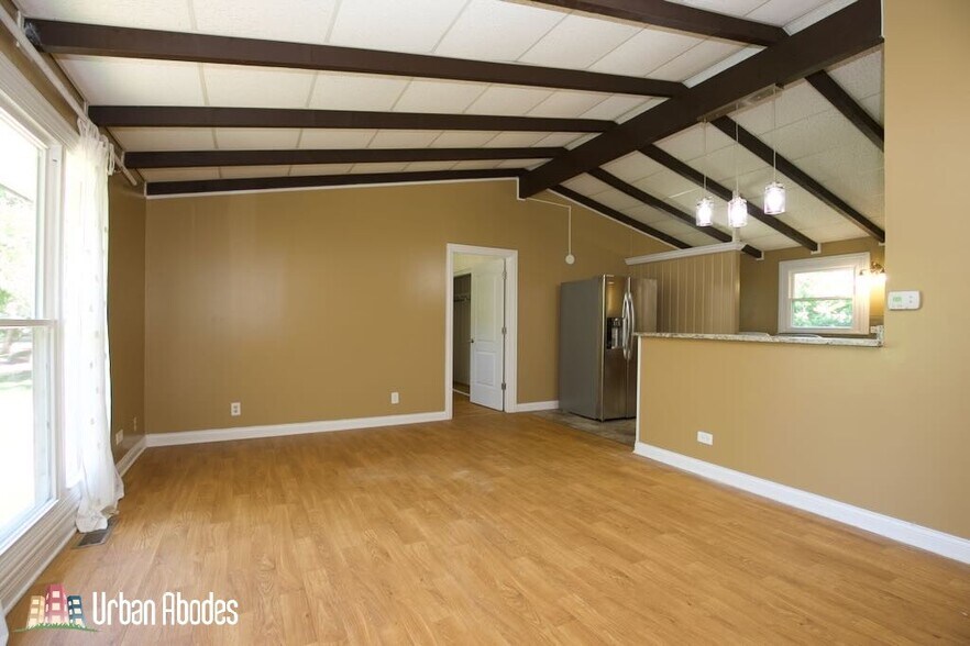 Building Photo - 1227 Wood Ave
