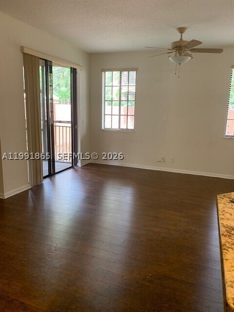 Building Photo - 2800 Kinsington Cir