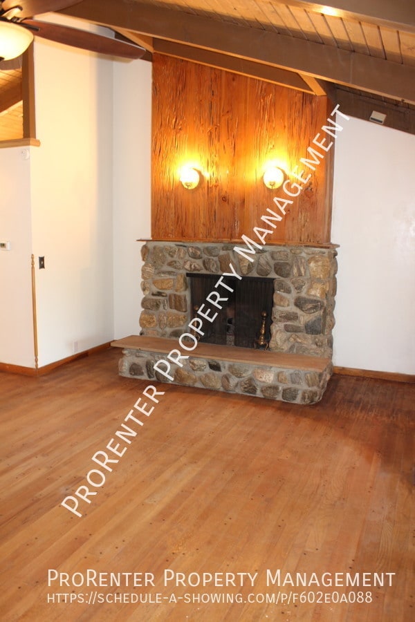 Building Photo - 415 N 400 E