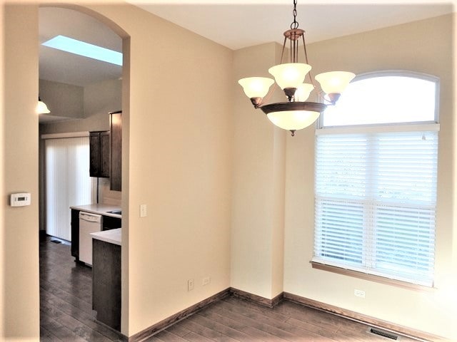 Building Photo - 613 Doral Ln