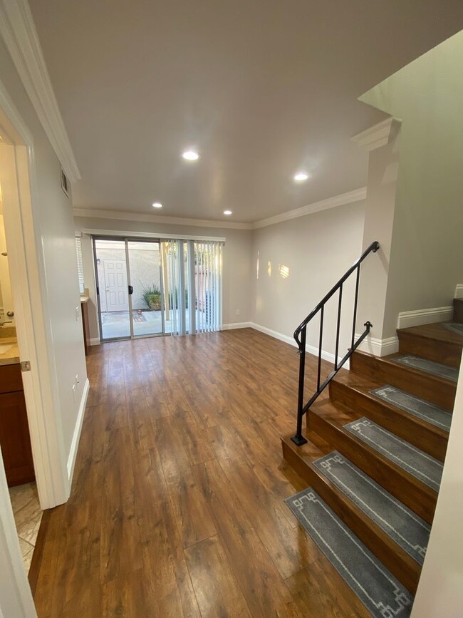Building Photo - Luxurious 3 Bedroom Cypress Townhouse for Rent!