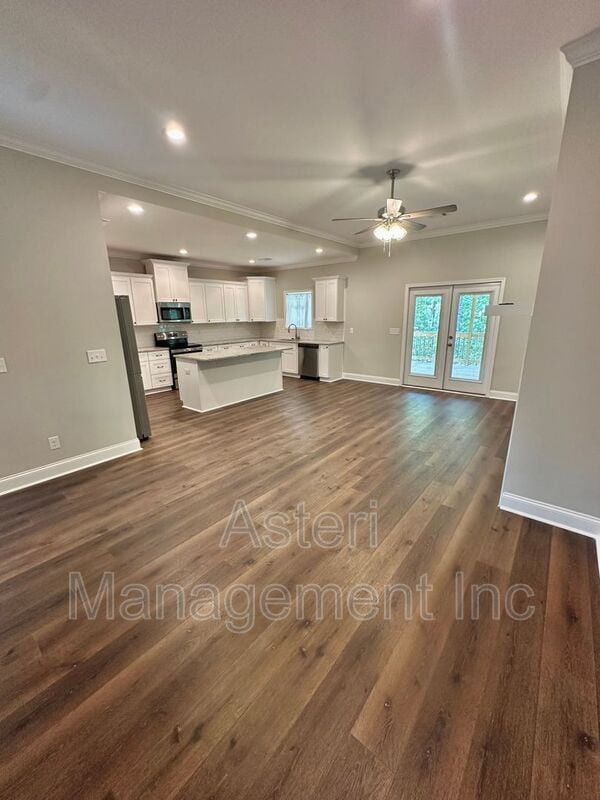 Building Photo - 113 Lasso Drive