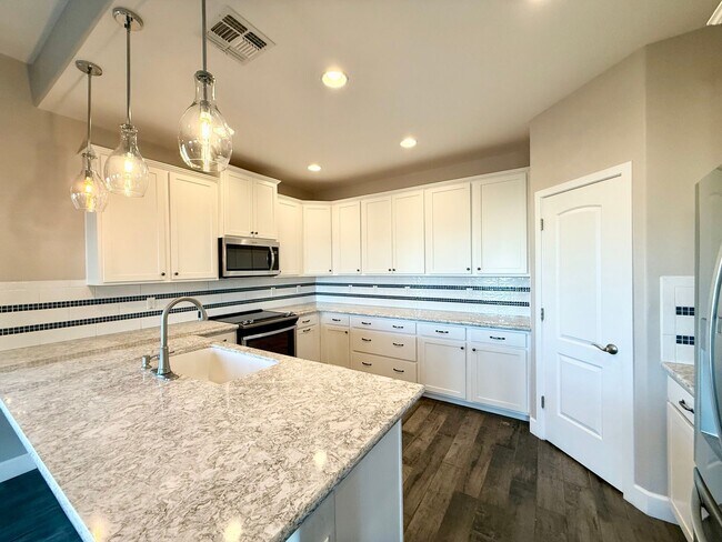 Building Photo - Gorgeous home in Chino Valley