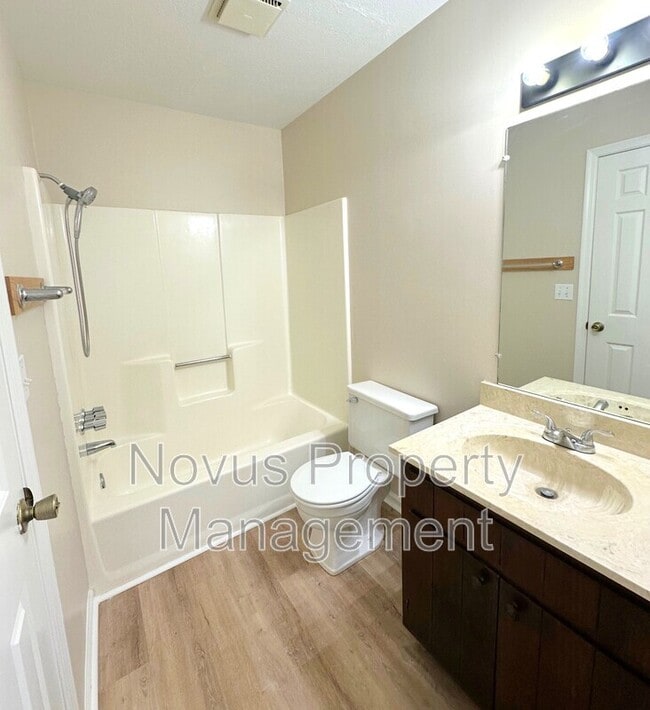 Building Photo - 104 Wrenwood Ln