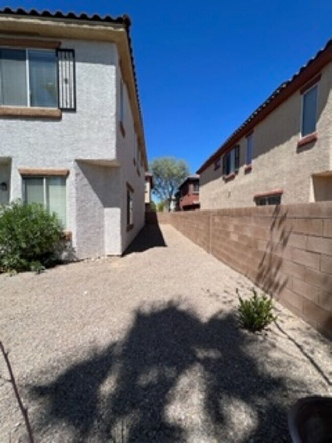 Building Photo - SOUTHERN HIGHLANDS BEAUTY!