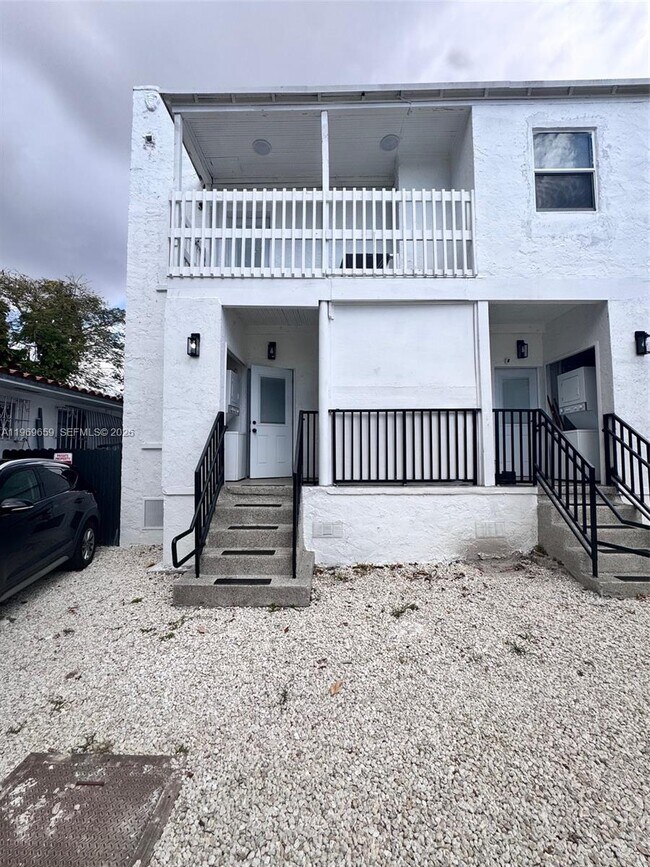 Building Photo - 4028 SW 11th St