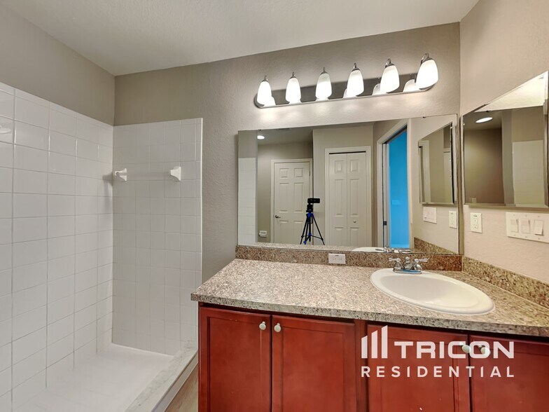 Building Photo - 3046 Grand Preserve Blvd