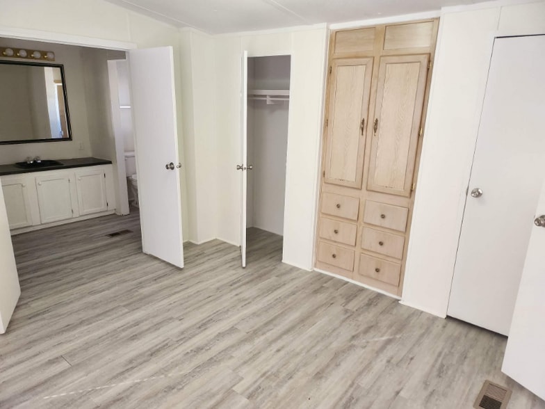 Building Photo - 1512 Orchard Farm Ln