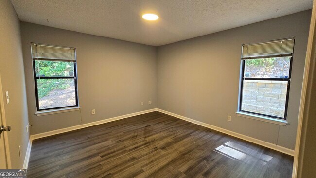 Building Photo - 1502 Huntingdon Chase