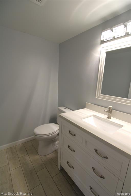 Building Photo - 6895 Indian Creek Dr