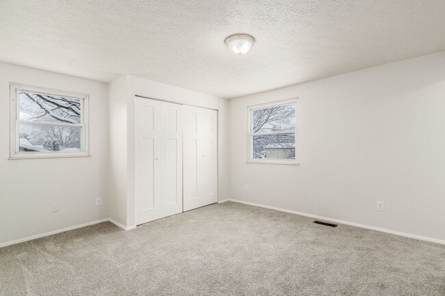 Building Photo - Beautifully Updated Reynoldsburg Home Near a Park!