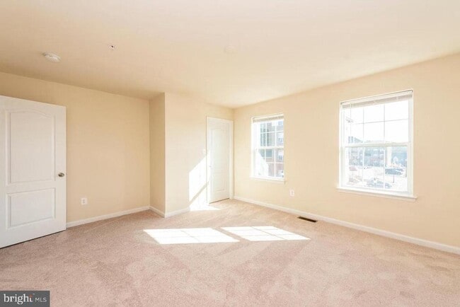 Building Photo - 7035 Southmoor St