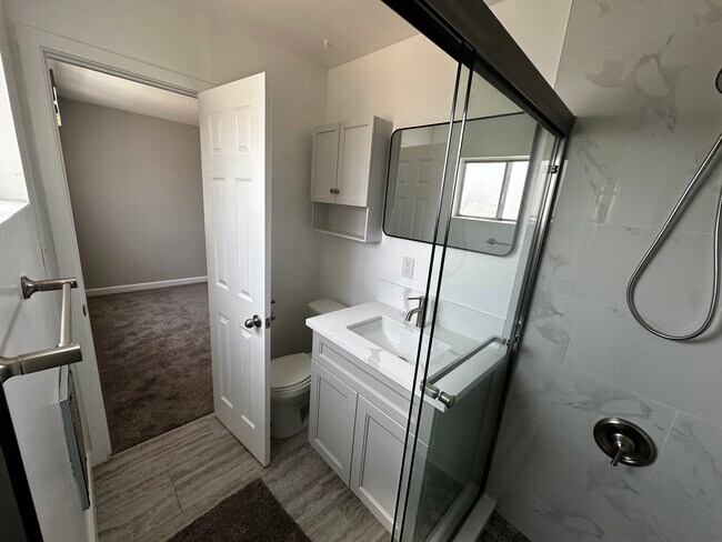 Building Photo - 2608 Vanderbilt Ln