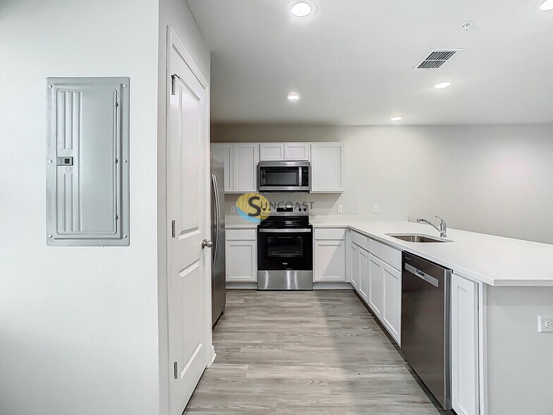 Building Photo - 3821 SW 43rd Ct