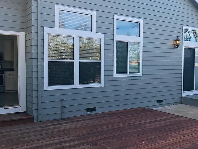 Building Photo - 5033 Wagon Wheel Way