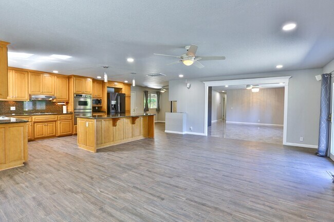 Building Photo - Saratoga single story home with Pool, and open Concept Living