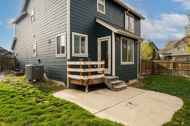 Building Photo - Cozy 3 Bed Home: New Carpet, Fully Fenced Yard & Near Old Mill