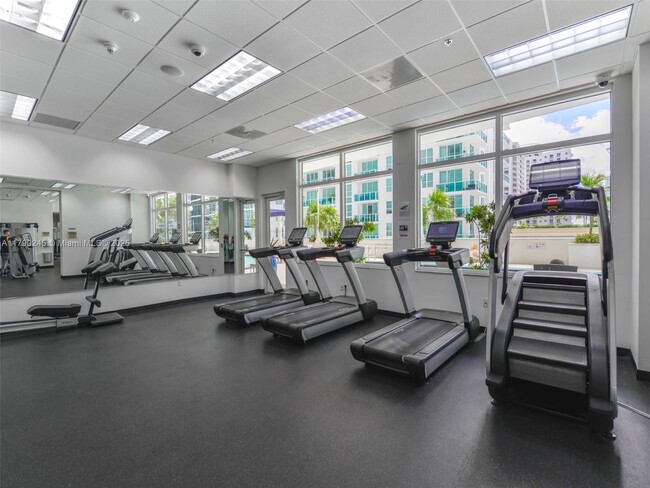 Building Photo - 1200 Brickell Bay Dr