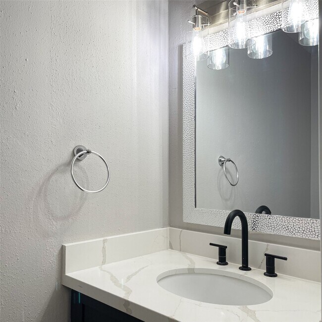 Primary Photo - 8718 Victorian Village Dr