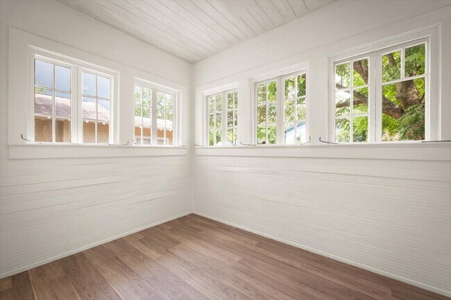 Building Photo - 3971 Boone Park Ave