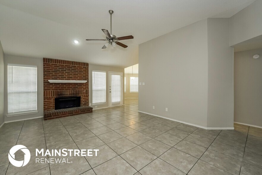 Building Photo - 2700 Forest Creek Dr