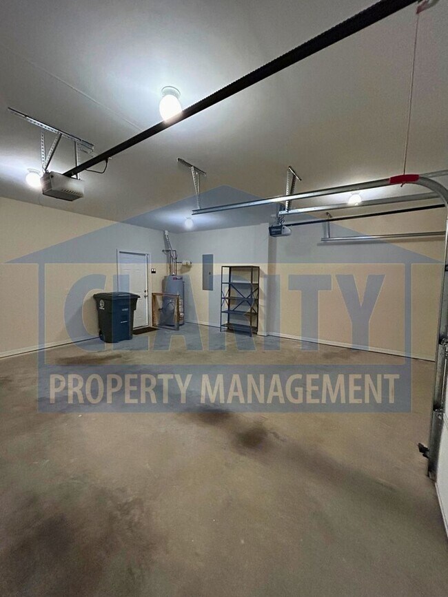 Building Photo - Beautiful 3-bedroom home!