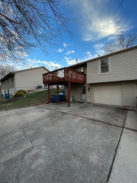 Rear drive with basement entrance and garage - 880 Lester Ave