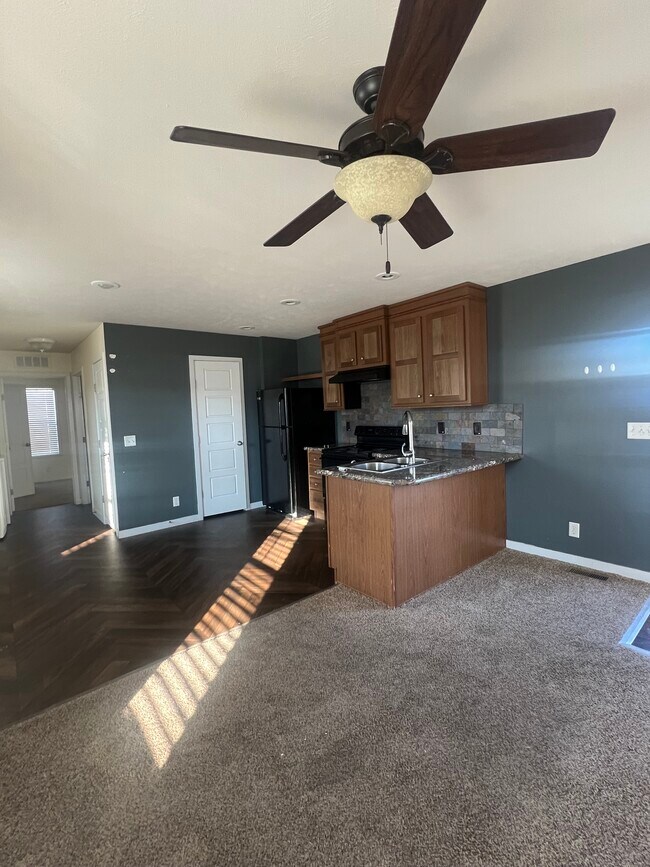 Primary Photo - 934 9th St