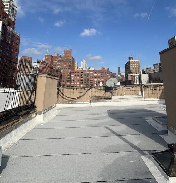 Building Photo - East 25th Street