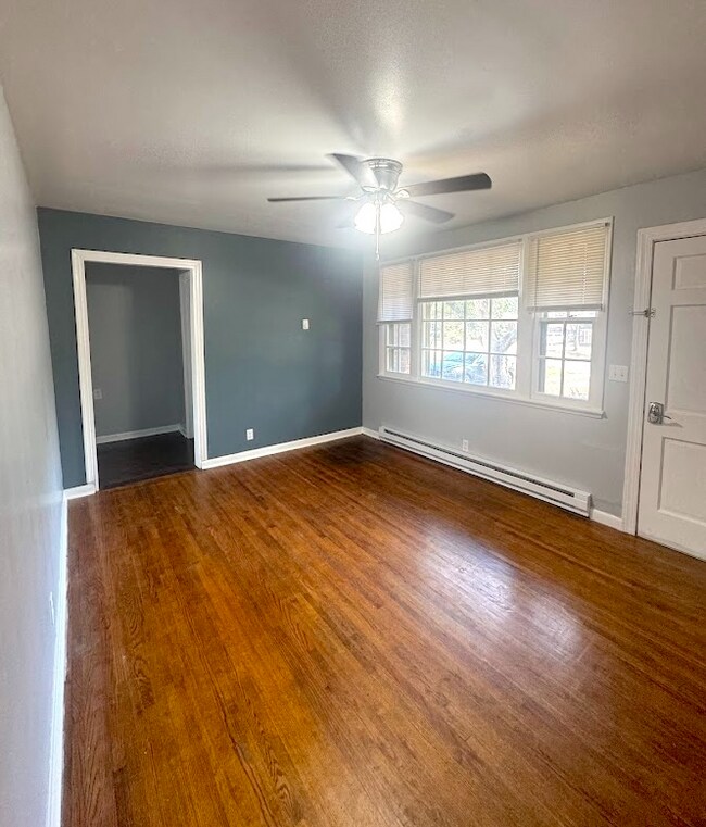 Building Photo - 1707 Woodside Dr