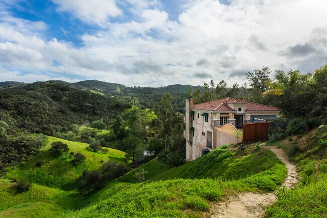 Building Photo - 20900 Bandera St