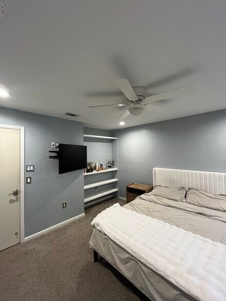 Building Photo - 2635 SW 35th Pl