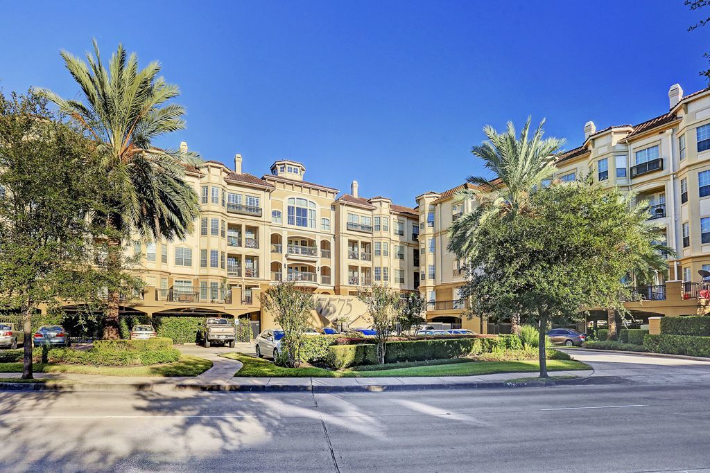 Building Photo - 7575 Kirby Dr