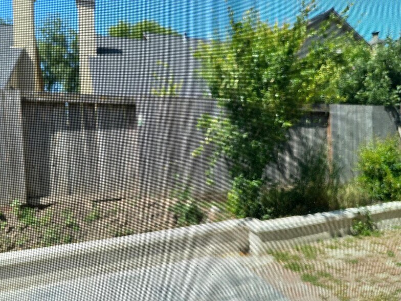 Building Photo - 2118 Alexander Way