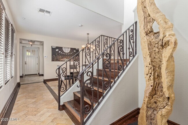 Building Photo - 9238 E Via De Vaquero Dr