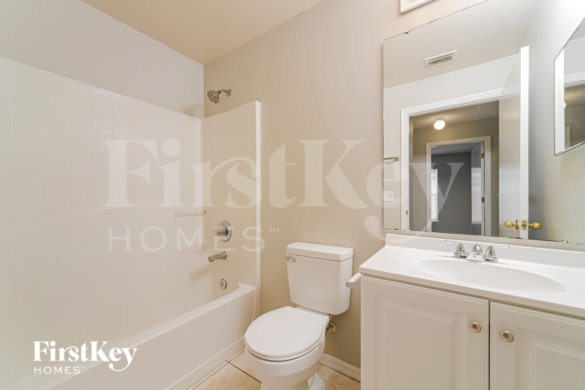 Building Photo - 440 Breezeway Dr