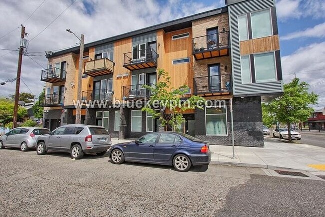 Building Photo - Cozy Studio near restaurants, shopping and...