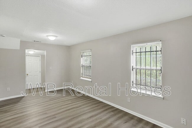 Building Photo - 2032 Whitner St